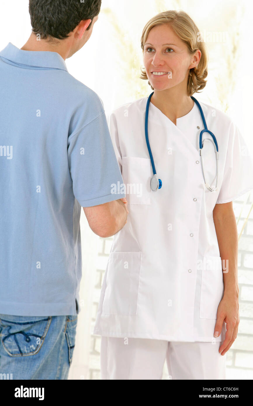 Leave hospital old man hi-res stock photography and images - Alamy