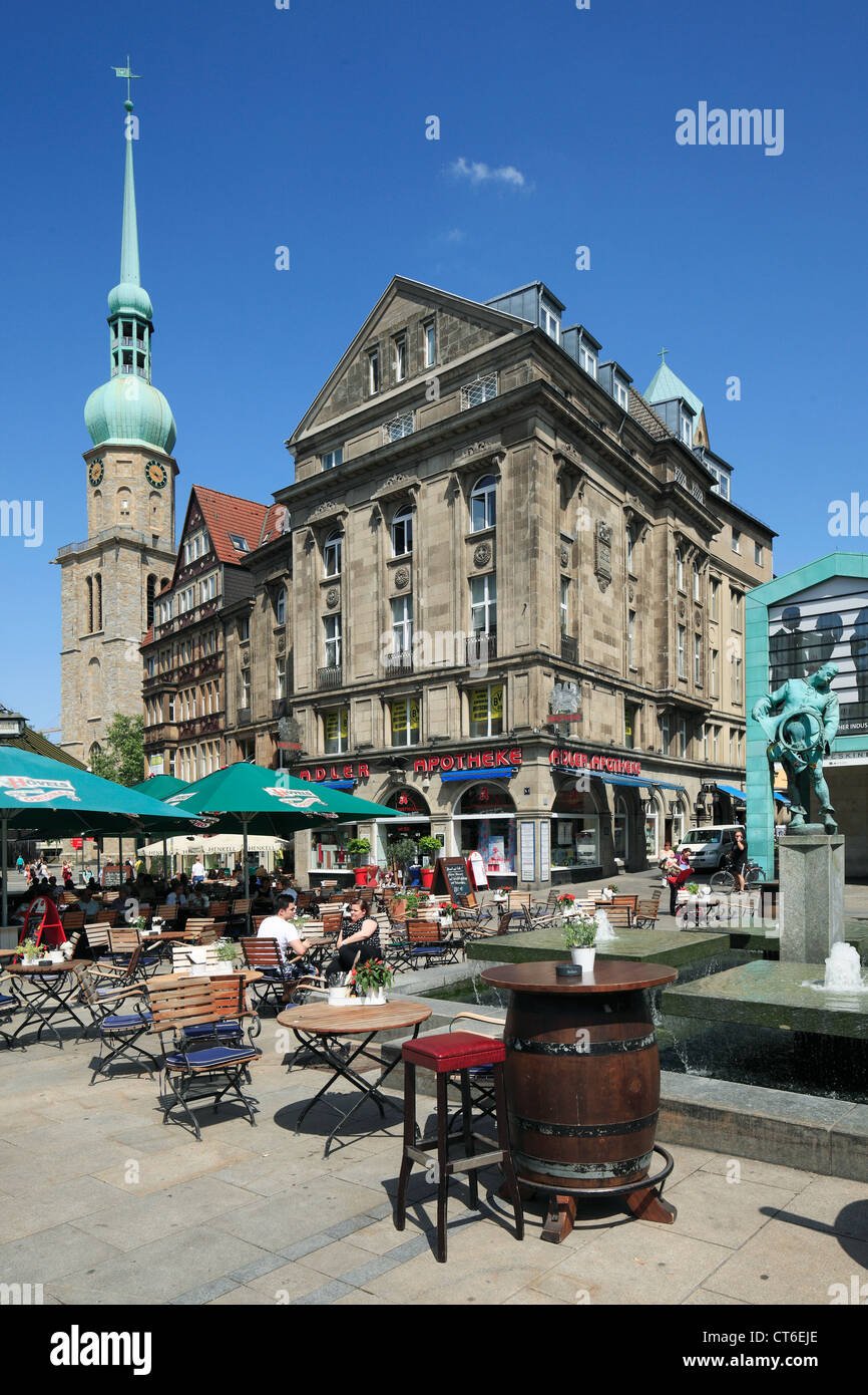 Alter Markt in Dortmund, Ruhrgebiet, Nordrhein-Westfalen, Blaeserbrunnen, Reinoldikirche, Adler-Apotheke Stock Photo