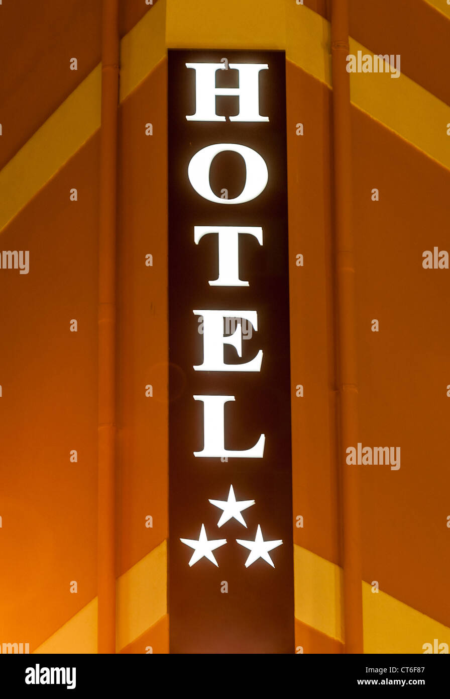Illuminated hotel sign hi-res stock photography and images - Alamy