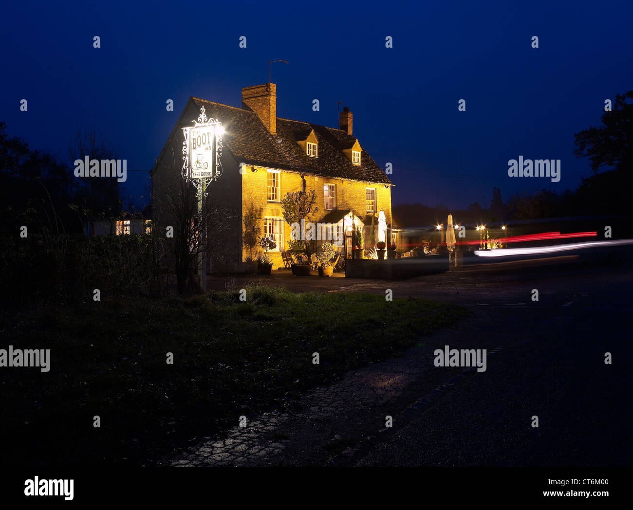 The Boot Inn Stock Photo - Alamy