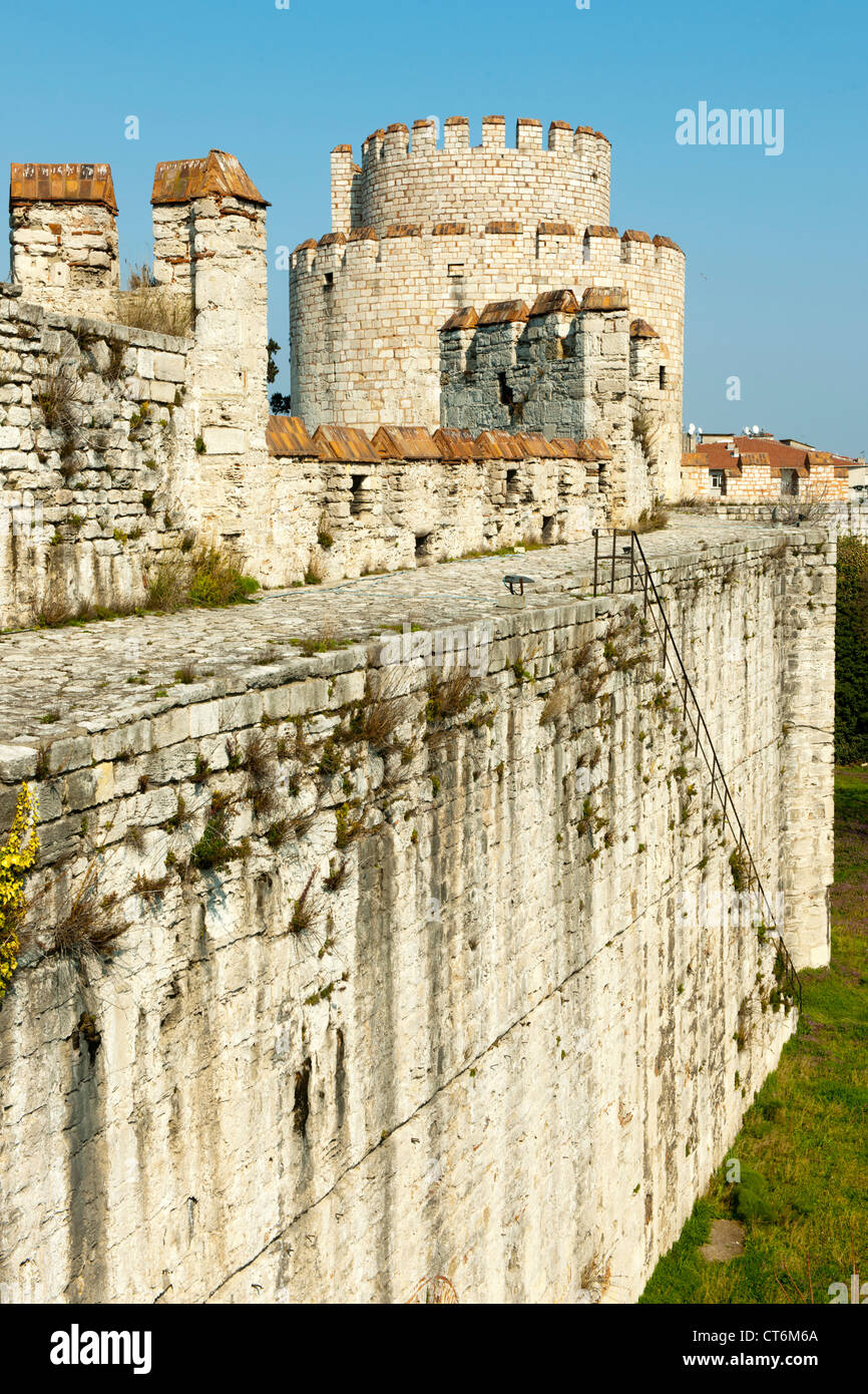 Theodosianische mauer hires stock photography and images Alamy