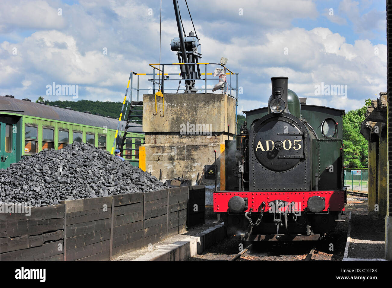Steam train coal pile hi-res stock photography and images - Alamy