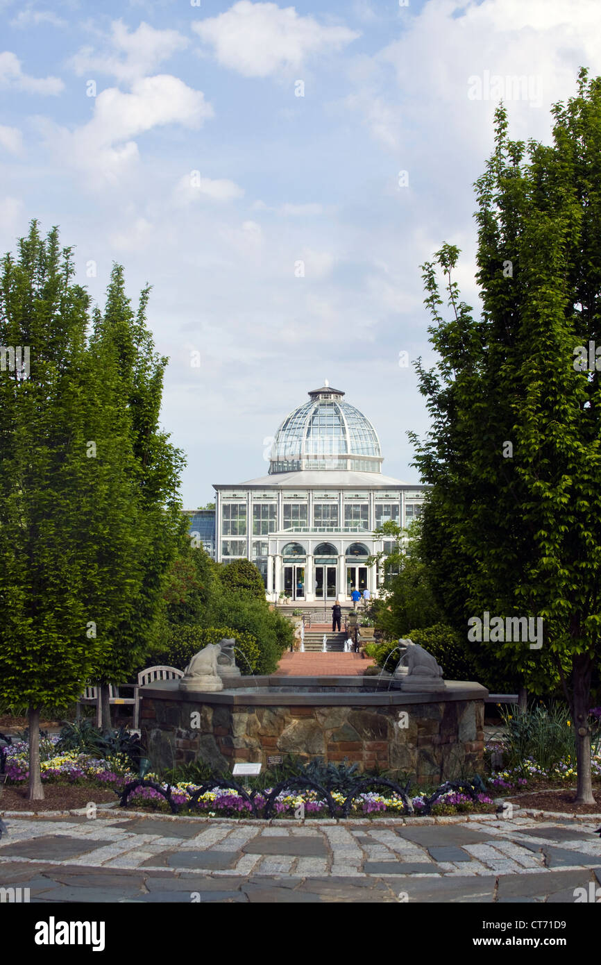 Lewis Ginter Botanical Garden Glass Conservatory and fountain. Stock Photo