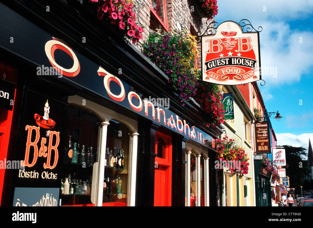 Ireland, Kenmare, pub with BED AND BREAKFAST Stock Photo Alamy