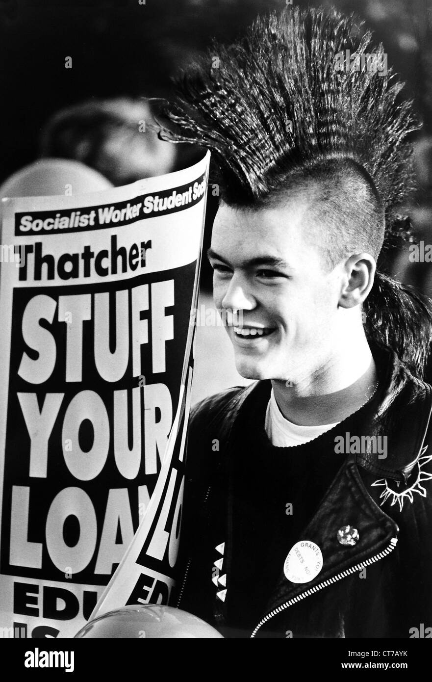 Students protesting in Brighton against proposed student loan policy by Prime Minister Margaret Thatcher in 1989 Stock Photo