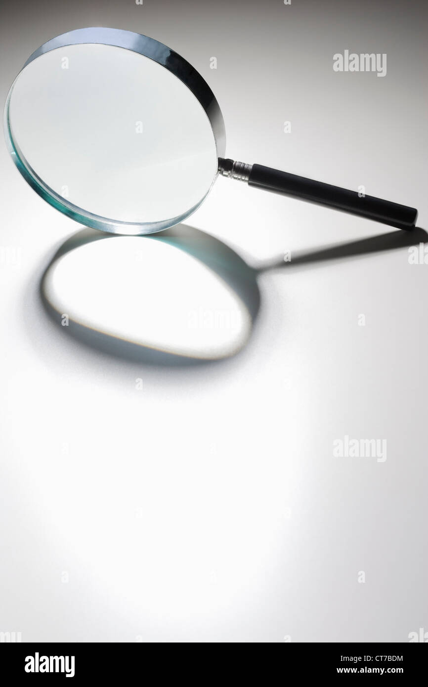 Magnifying glass image hi-res stock photography and images - Alamy