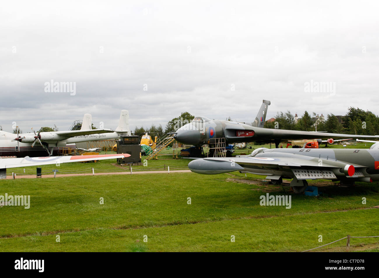 Armstrong Whitworth A.W.660 Argosy 101 (GBEOZ), Avro Vulcan, English