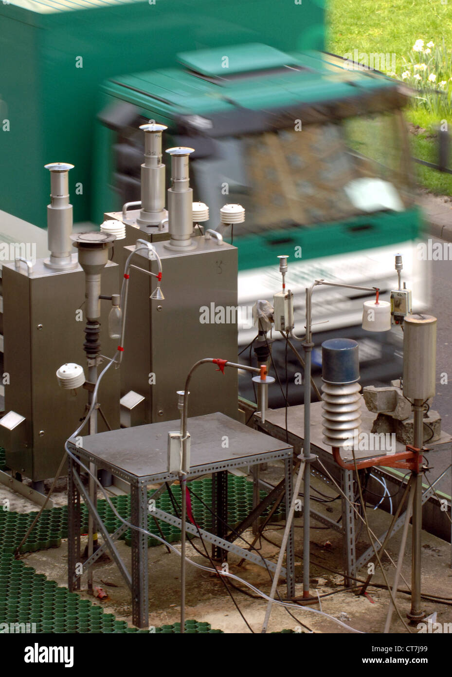 Air quality monitoring station in Frankfurter Allee, Berlin Stock Photo