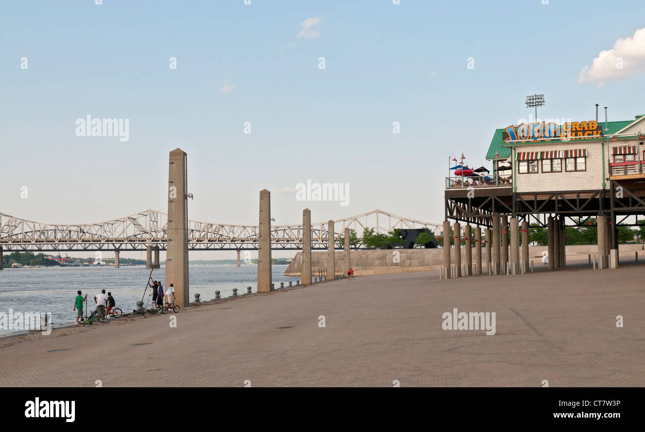 Kentucky, Louisville, Riverfront Park, Joe's Crab Shack Restaurant