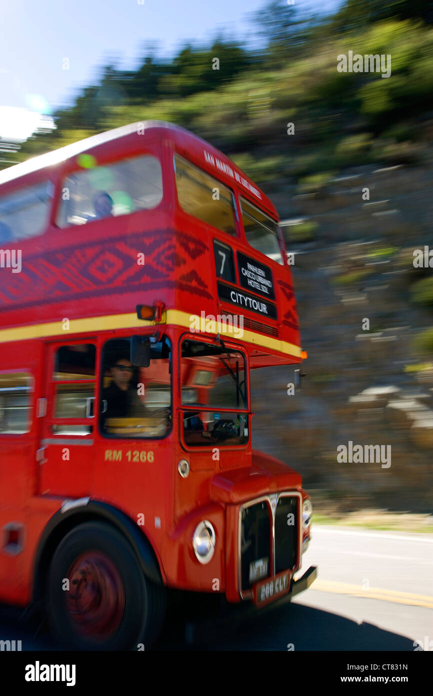 Bus de routemaster hi-res stock photography and images - Alamy