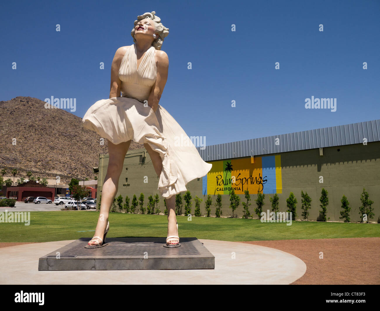Palm Springs residents sue to remove 25-foot Marilyn Monroe statue