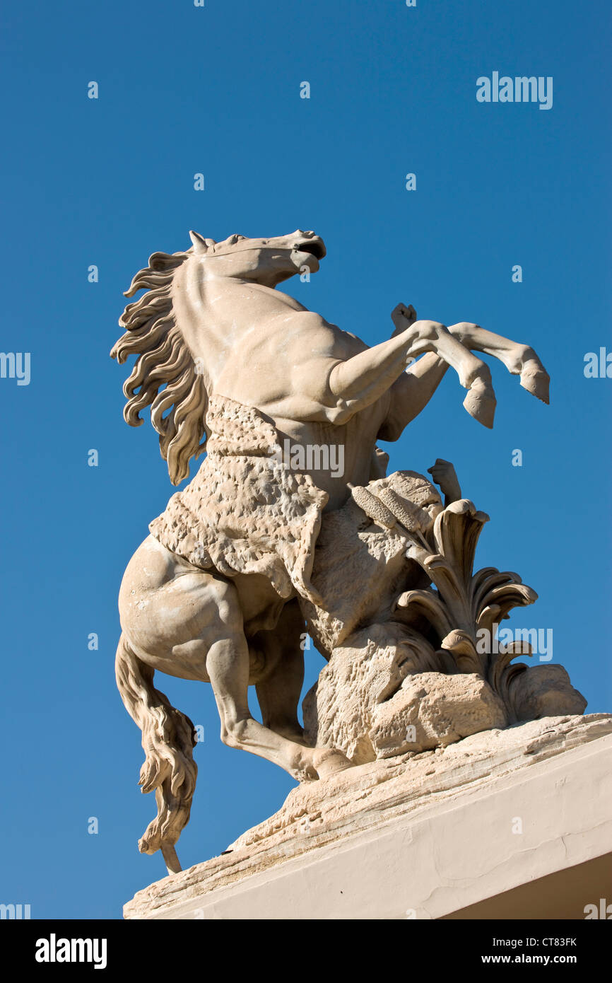 【西洋刻美術】フランス作家 金属彫刻像 『Marly horse マルリーの馬』 マルリーの馬（ヨーロッパ） 文化遺産オンライン