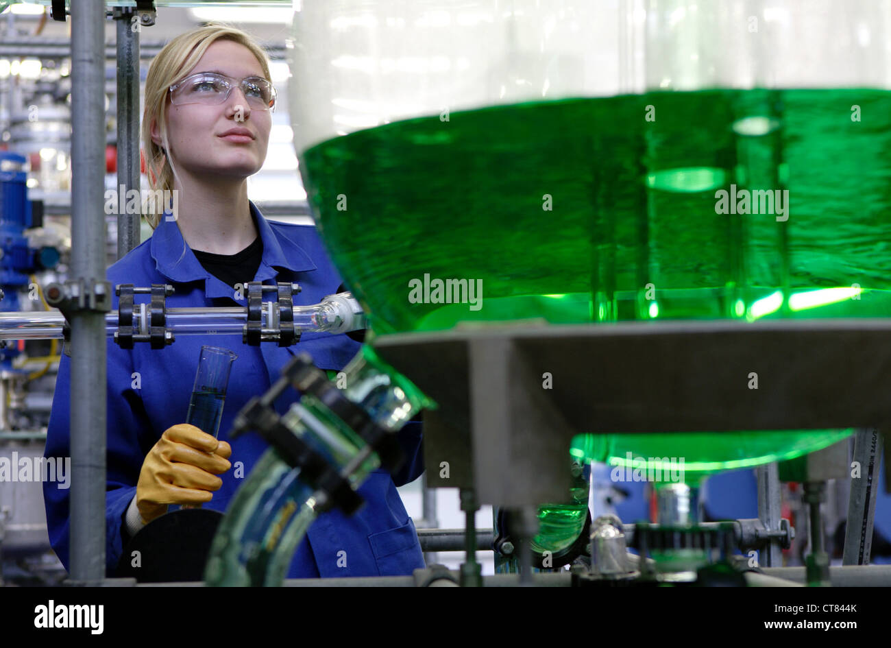 Trainee Henkel Duesseldorf Chemikantin High Resolution Stock Photography And Images Alamy