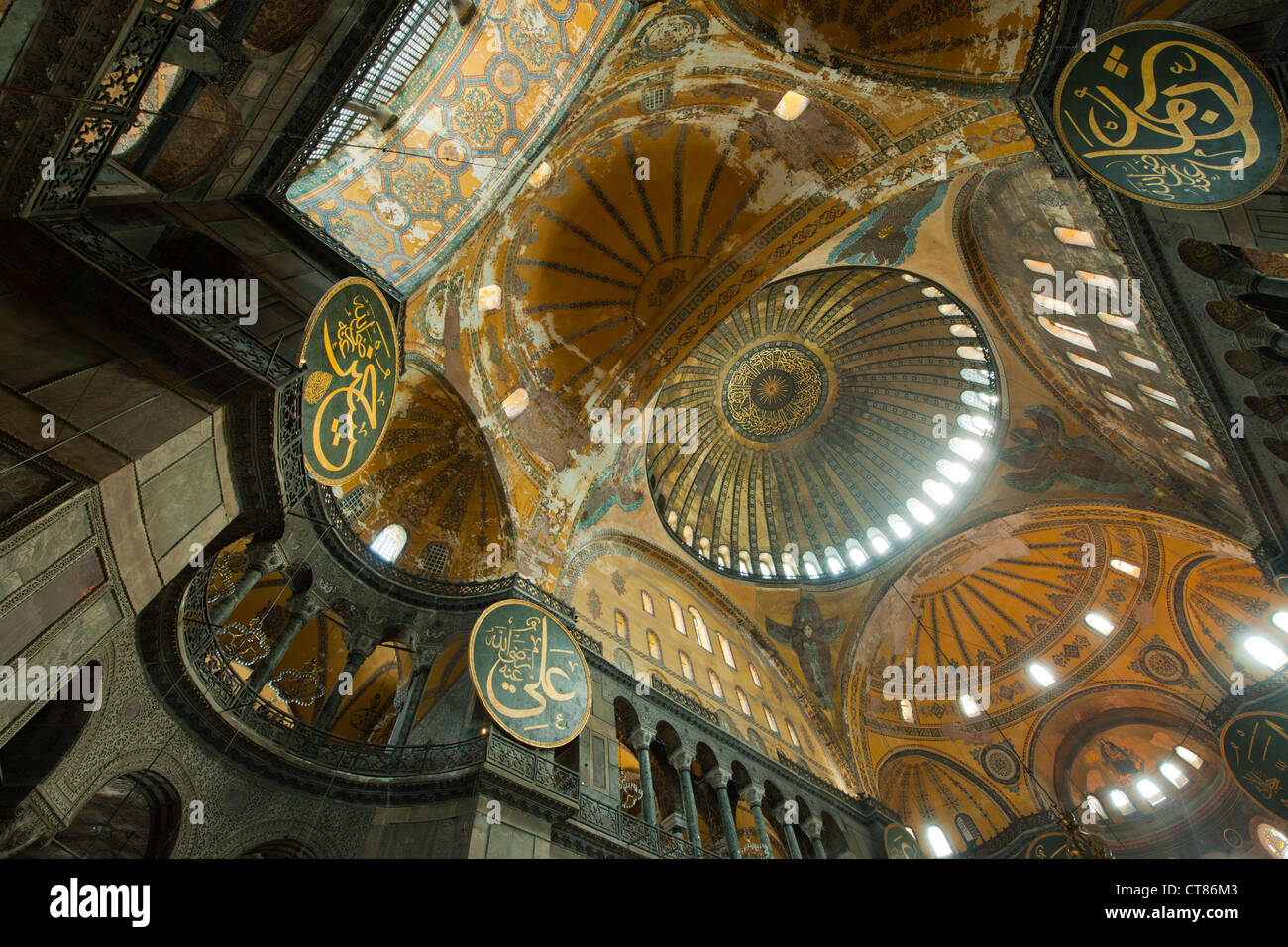 Türkei, Istanbul, Sultanahmet, Hagia Sophia oder Sophienkirche, eine ehemalige Kirche, spätere Moschee und heute ein Museum. Stock Photo