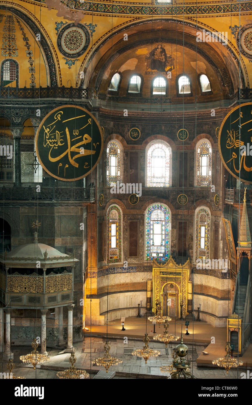 Türkei, Istanbul, Sultanahmet, Hagia Sophia oder Sophienkirche, eine ehemalige Kirche, spätere Moschee und heute ein Museum. Stock Photo