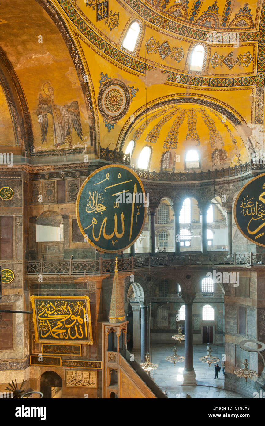 Türkei, Istanbul, Sultanahmet, Hagia Sophia oder Sophienkirche, eine ehemalige Kirche, spätere Moschee und heute ein Museum. Stock Photo