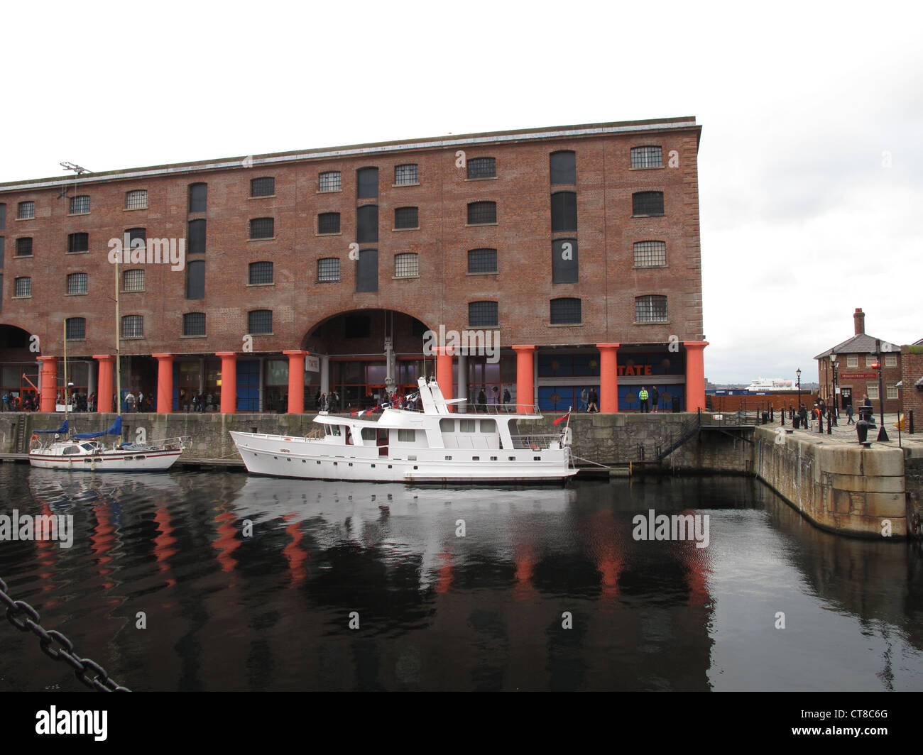 November 2010 Gv Tate Liverpool, Albert Dock, Liverpool. Stock Photo