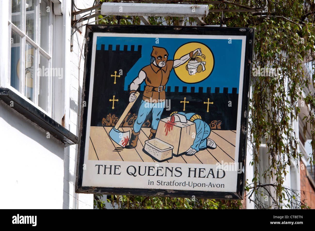 The Queens Head pub sign, Stratford-upon-Avon, UK Stock Photo