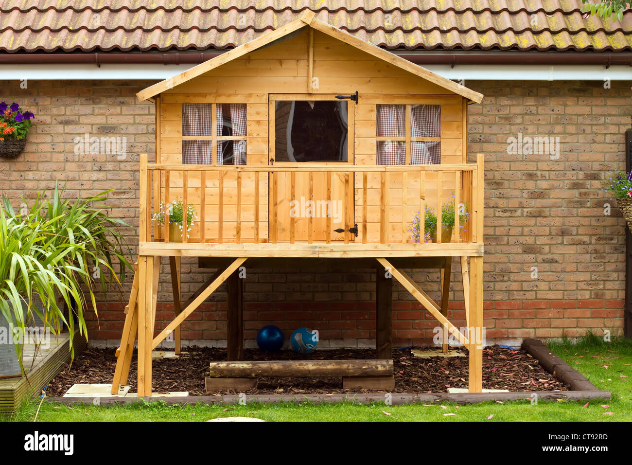 kids playhouse on stilts