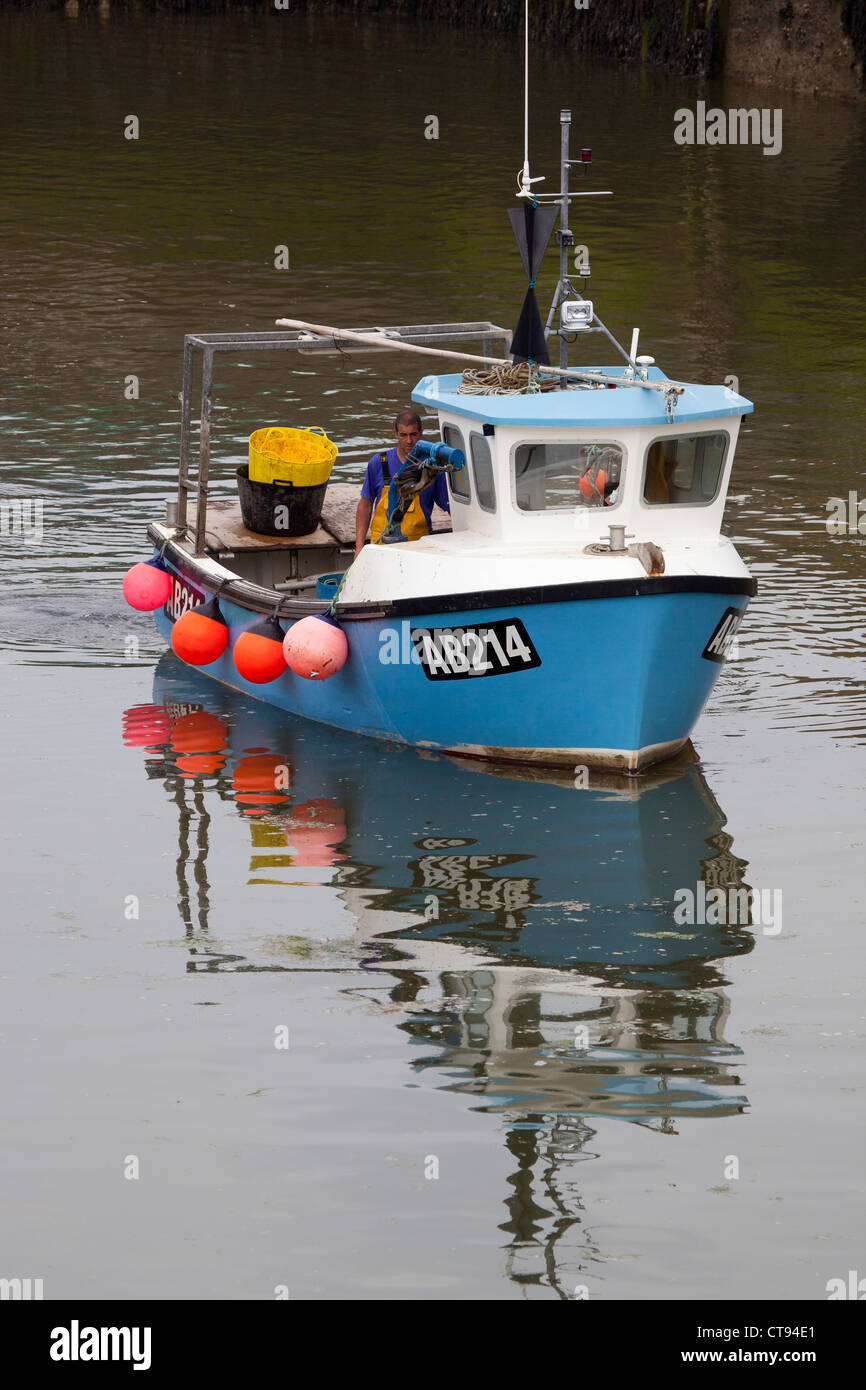 Fishing boat padstow hi-res stock photography and images - Alamy