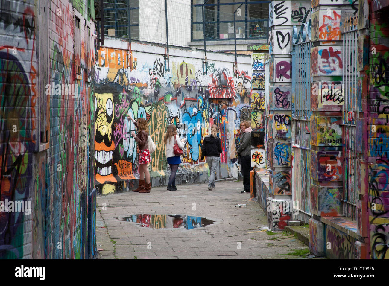 Legal Graffiti Wall Art High Resolution Stock Photography and Images Alamy