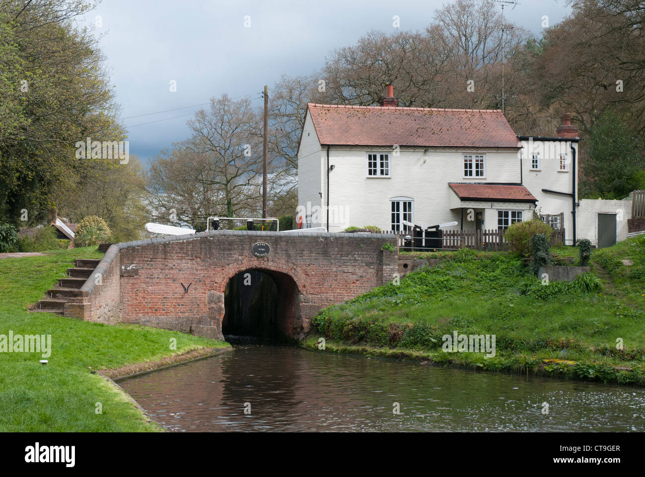 Locktender's house on the Staffs & Worcs Canal near Kinver in the English Midlands Stock Photo