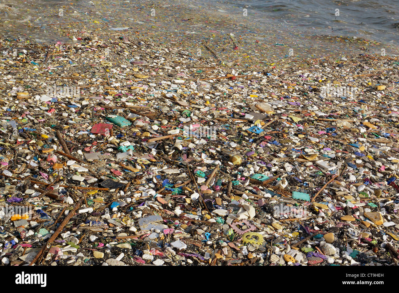 image of a polluted manila bay shore with toxic garbage floating Stock Photo Alamy