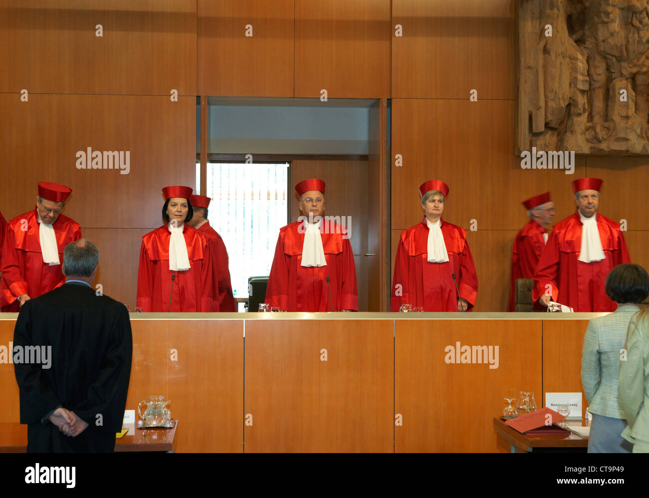 Red robe judge hi-res stock photography and images - Alamy