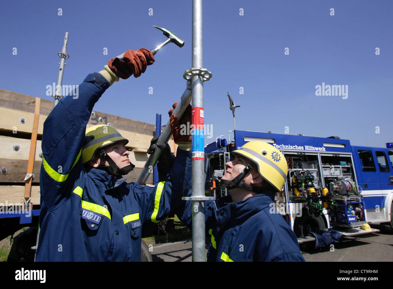 Rescue group hi-res stock photography and images - Alamy