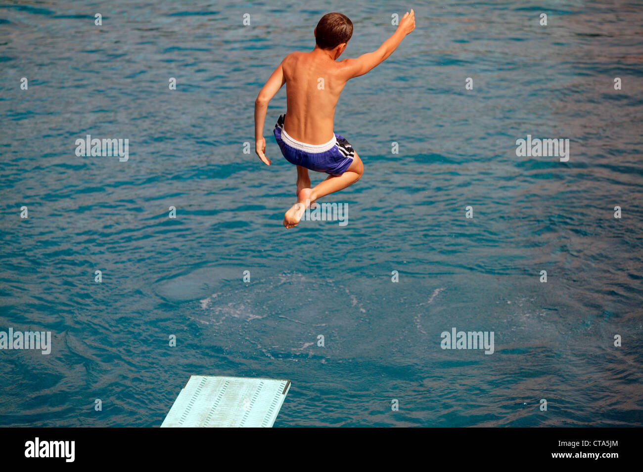 Diving off board hires stock photography and images Alamy