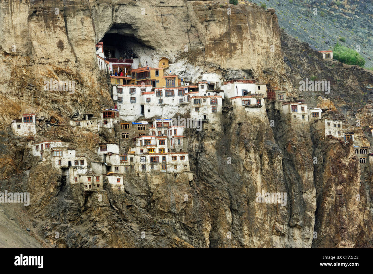 Massive Temple Perched Atop Mountainous Platform Amidst Stunning Oasis  Enhanced With 3d Design Background, Chinese Architecture, Monastery,  Chinese Building Background Image And Wallpaper for Free Download