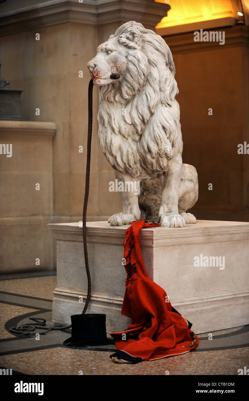 The 'Banksy Versus Bristol Museum' exhibition June 2009 - Lion with remains of the Ring Master Stock Photo