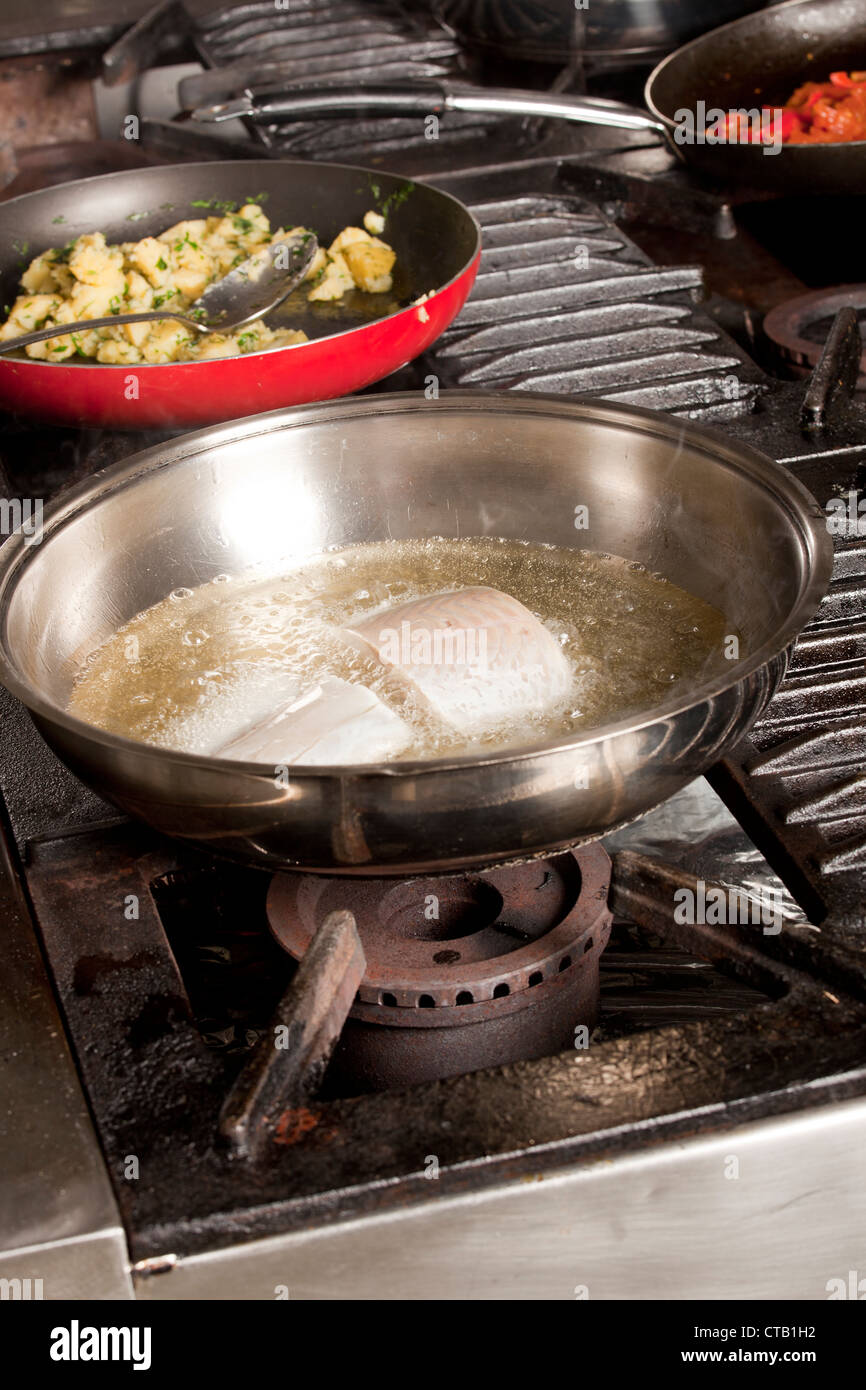Kitchen cookery hi-res stock photography and images - Alamy