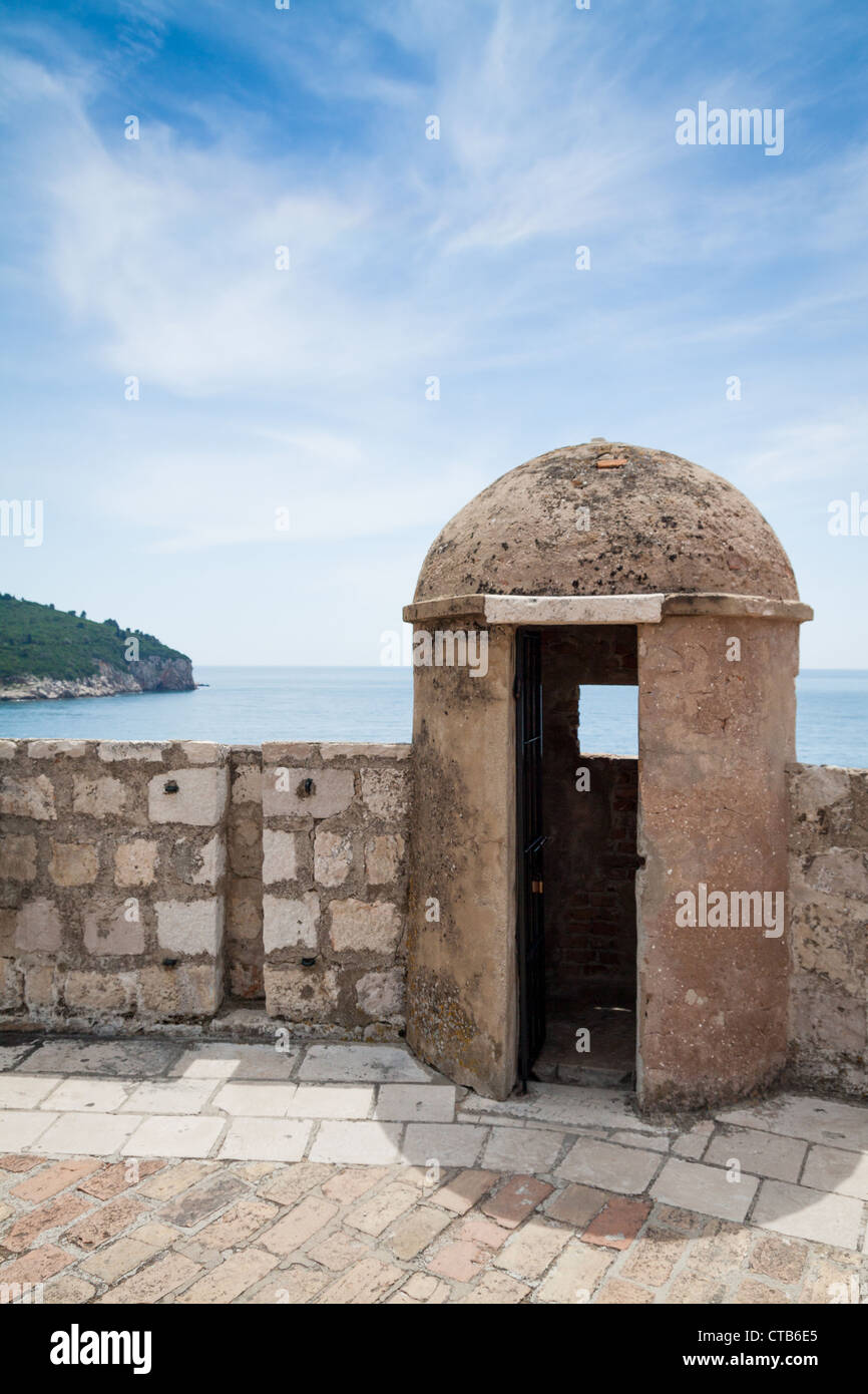 Dubrovnik's defensive walls Stock Photo - Alamy