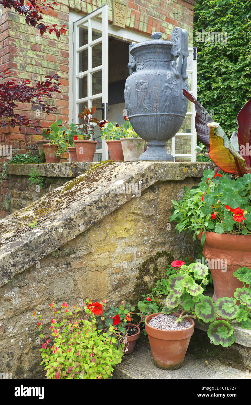 Ornamental Vase Stock Photos & Ornamental Vase Stock Images Alamy