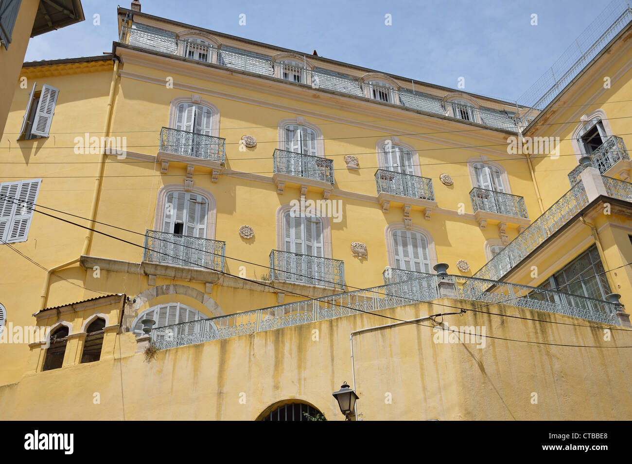 Architecture in Old Town, Grasse, Côte d'Azur, Alpes-Maritimes, Provence-Alpes-Côte d'Azur, France Stock Photo