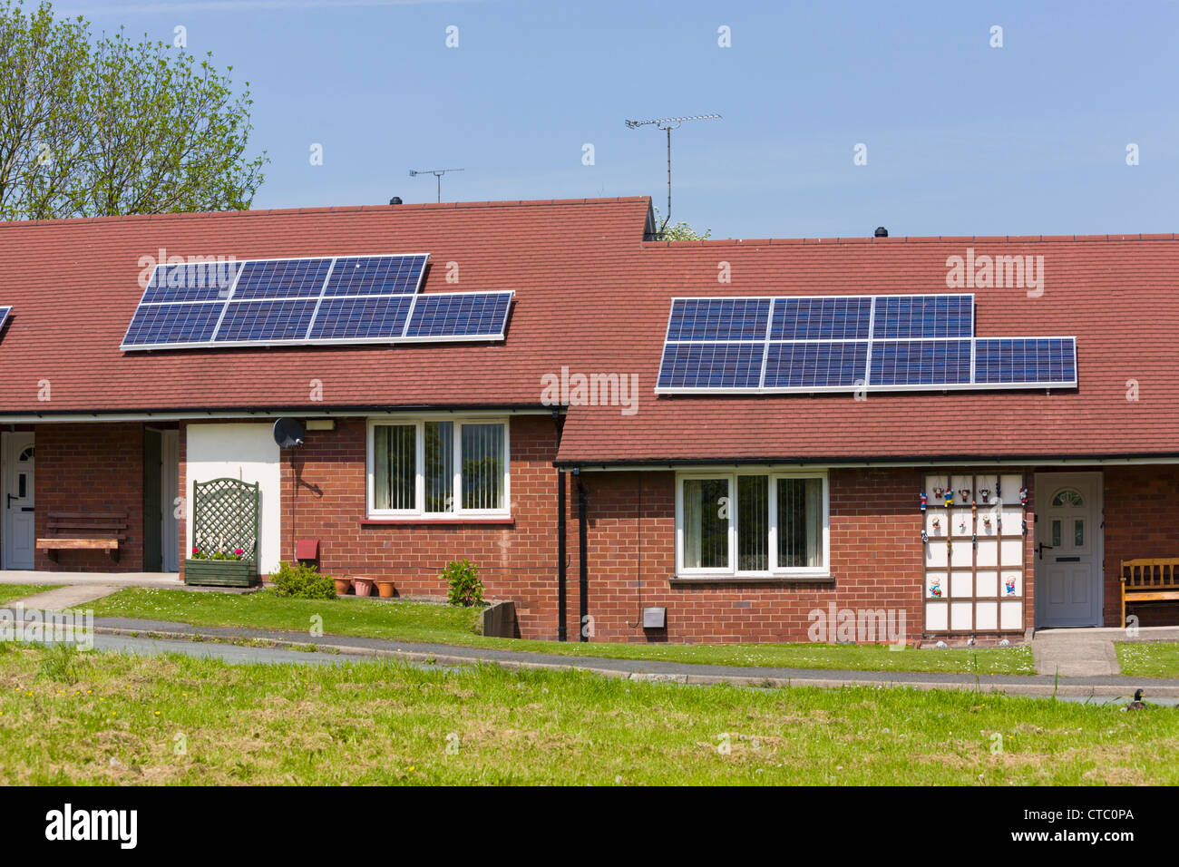 House roof hi-res stock photography and images - Alamy