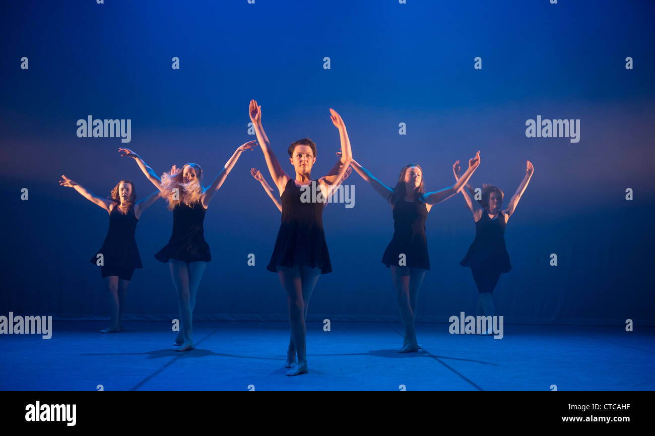 Teens Dancing Tube
