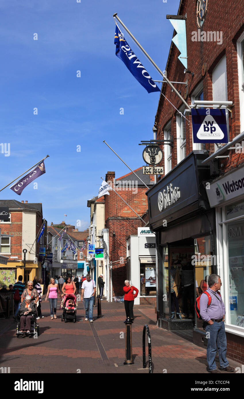 4087. Pedestrian High Street, Cowes, Isle of Wight, UK Stock Photo Alamy