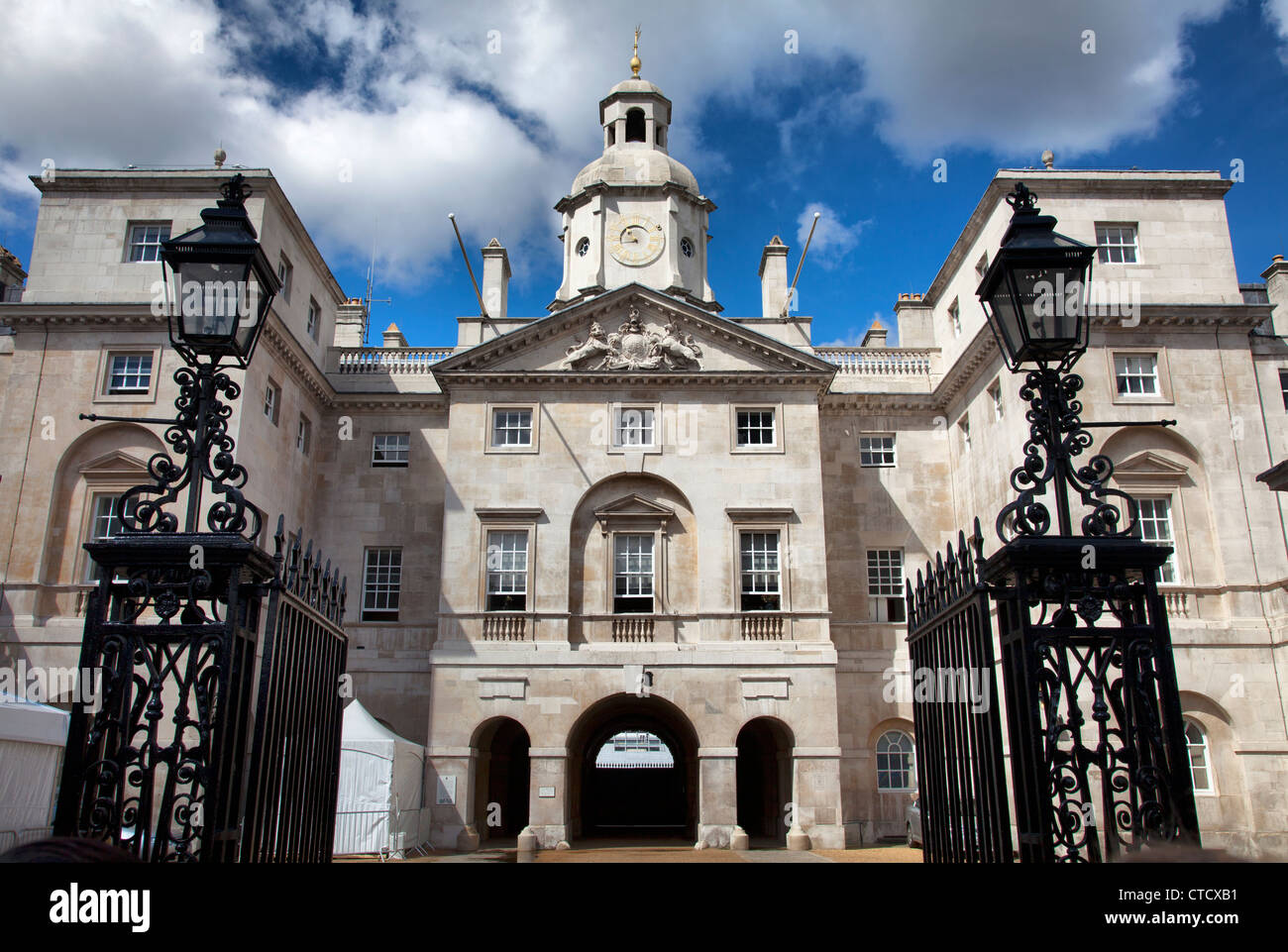 Horse guards whitehall clock hires stock photography and images Alamy