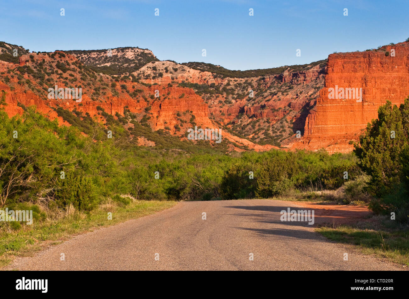 Haynes Ridge eroded buttes and cliffs seen from road in Caprock Canyons State Park, Texas, USA Stock Photo