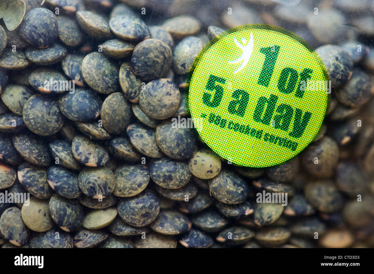 1 of your 5 a day label on a packet of green lentils Stock Photo