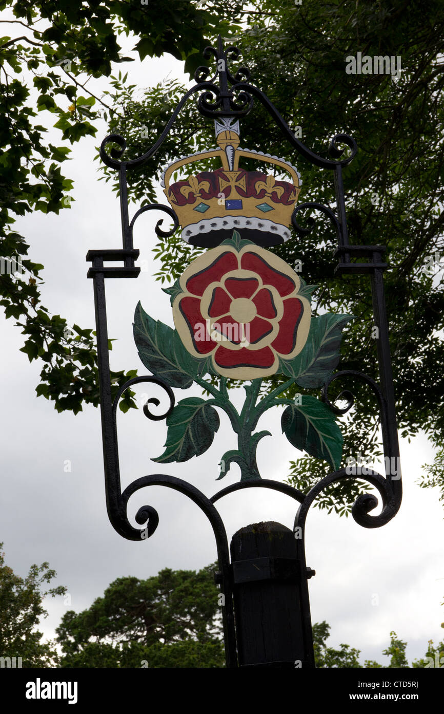 Rose crown sign hi-res stock photography and images - Alamy