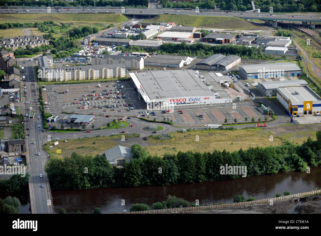 aerial view of Tesco store in Rutherglen, Glasgow Stock Photo