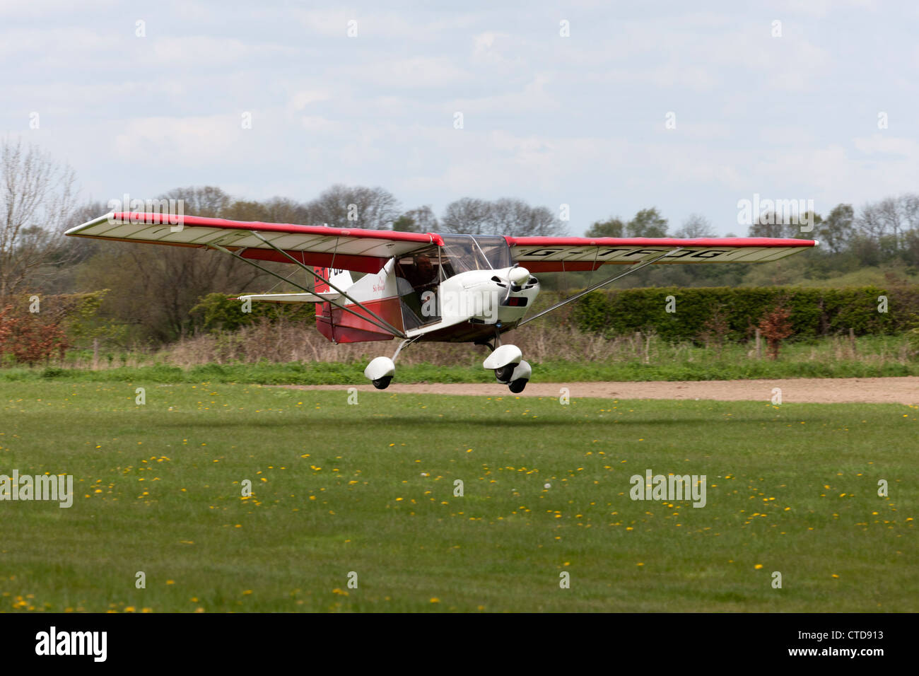 Skyranger 912 (2) G-TFOG landing at Breighton Airfield Stock Photo