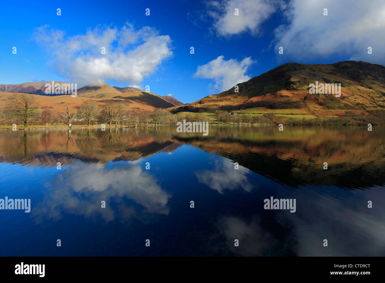 Buttermere fells reflected in Buttermere, Lake District National Park ...