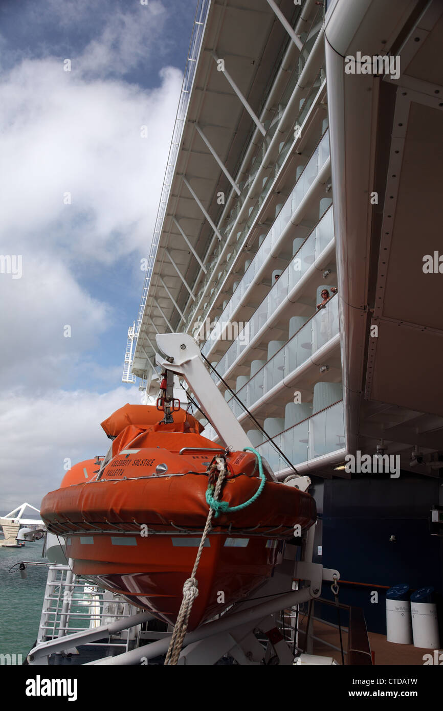 Luxury cruise ship docked hi-res stock photography and images - Alamy