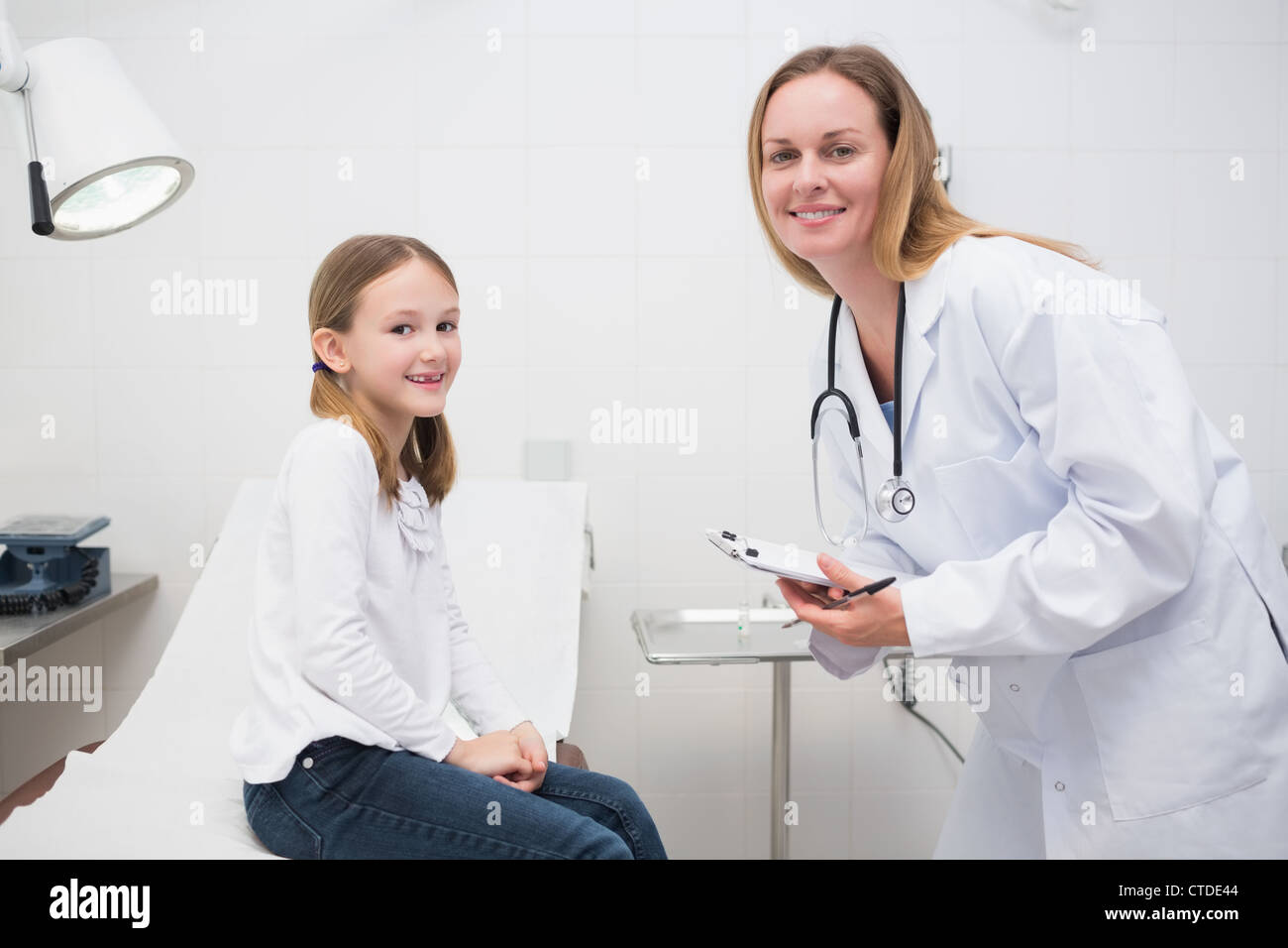Child observation doctor hi-res stock photography and images - Alamy