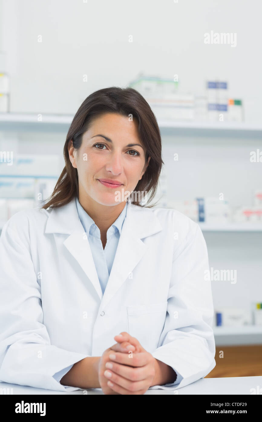 Pharmacist behind counter hi-res stock photography and images - Alamy