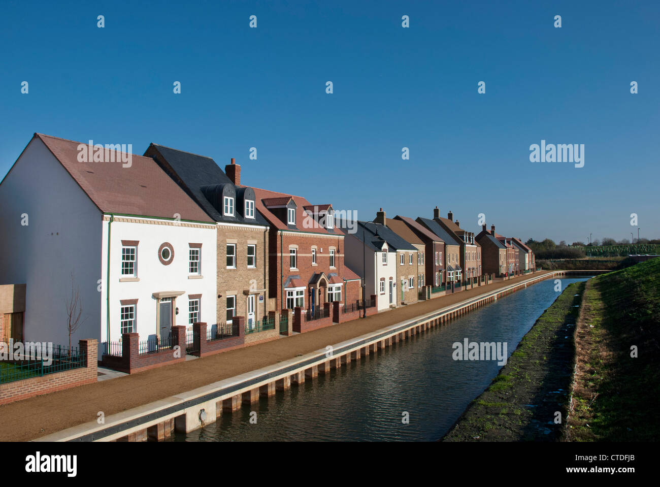 Canal-side living in Swindon's East Wichel Stock Photo